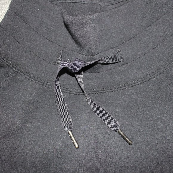 SPANX Black Air Essentials - Picture 6 of 9